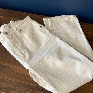Abercrombie & Fitch Ankle Straight Ultra High Rise Jeans in color “Cream”